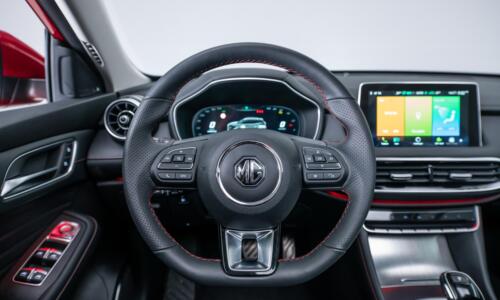 MG-EHS-Plug-in-Hybrid-interior-detail-27-1