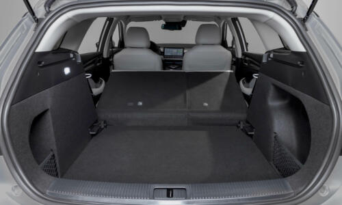 MG5-Electric-luggage-space
